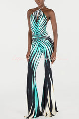Unique Striped Print Halter Neck Cutout Tie-up Casual Flared Jumpsuit