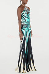 Unique Striped Print Halter Neck Cutout Tie-up Casual Flared Jumpsuit